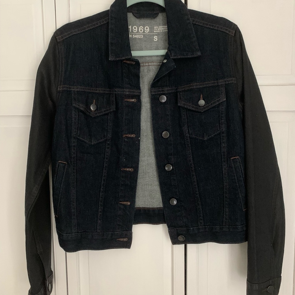 Women's Dark Wash Denim Jacket